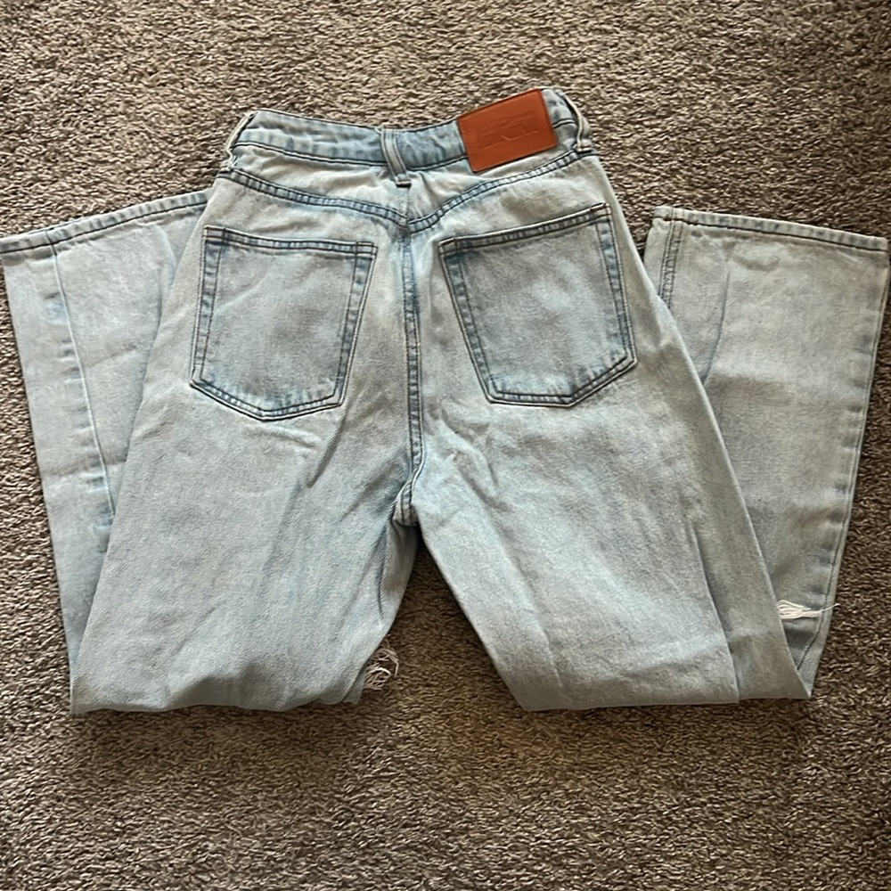 Distressed High Rise Jeans - Picture 2 of 3